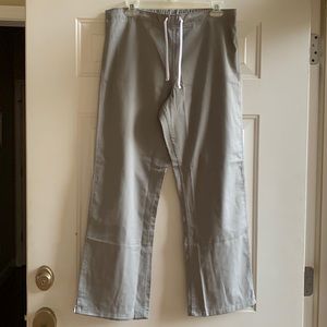 3/$15 NWOT grey scrub pants size small